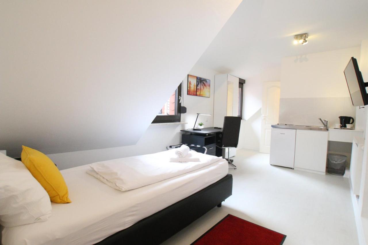 Gaestehaus Kronenstrasse ชเวทซิงเงน ภายนอก รูปภาพ